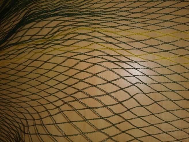 Fujian Shihua Bird Netting 17' x 1250' - Green w/ Yellow Stripe Bird Netting - Knitted/Woven